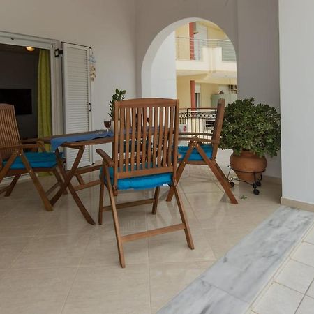 Thano'S Stylish Flat Just 150M To The Beach Faraí Exteriör bild